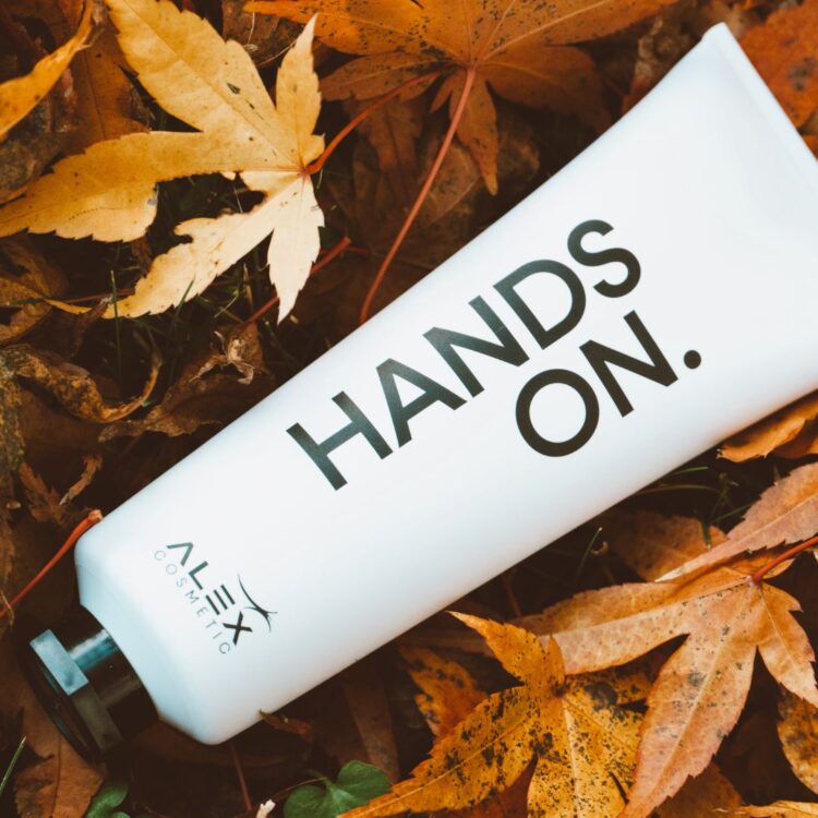 HANDS ON - Image 3